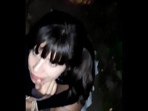 ❤️ Küçədə konfet qarşılığında penis şişib Porn video pornoda az.dewporn.ru