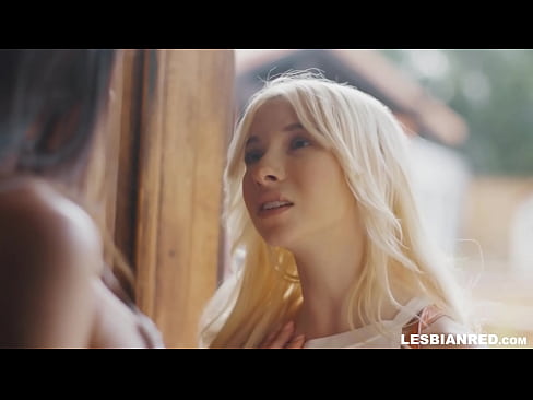 ❤️ Qız bir neçə ay sonra evə gəlir və sonda ögey anasının pişiyini yeyir Porn video pornoda az.dewporn.ru