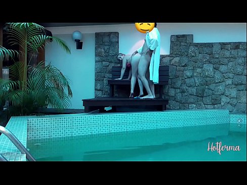 ❤️ Boss hovuza qulluqçu dəvət edir, lakin isti müqavimət göstərə bilmədi Porn video pornoda az.dewporn.ru
